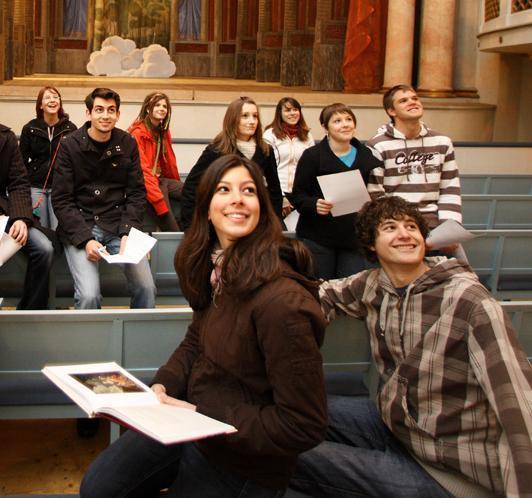 Foto: Staatliche Schlösser und Gärten Baden-Württemberg, Michael Fuchs Schulklasse im Residenzschloss Ludwigsburg
